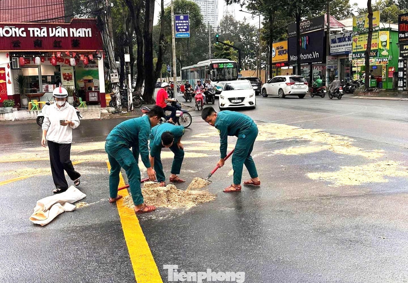 Duong tran dau Binh Duong anh 5