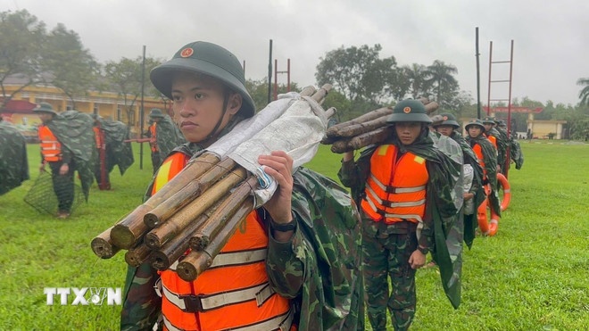 Bao so 13 Bao Kalmaegi anh 2