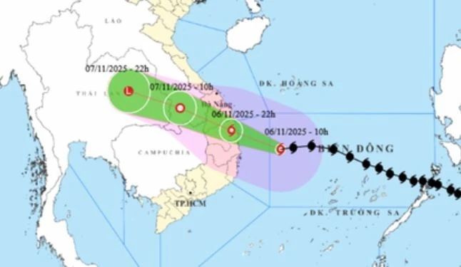 Toi 6/11, Bao Kalmaegi di vao Quang Ngai - Dak Lak hinh anh