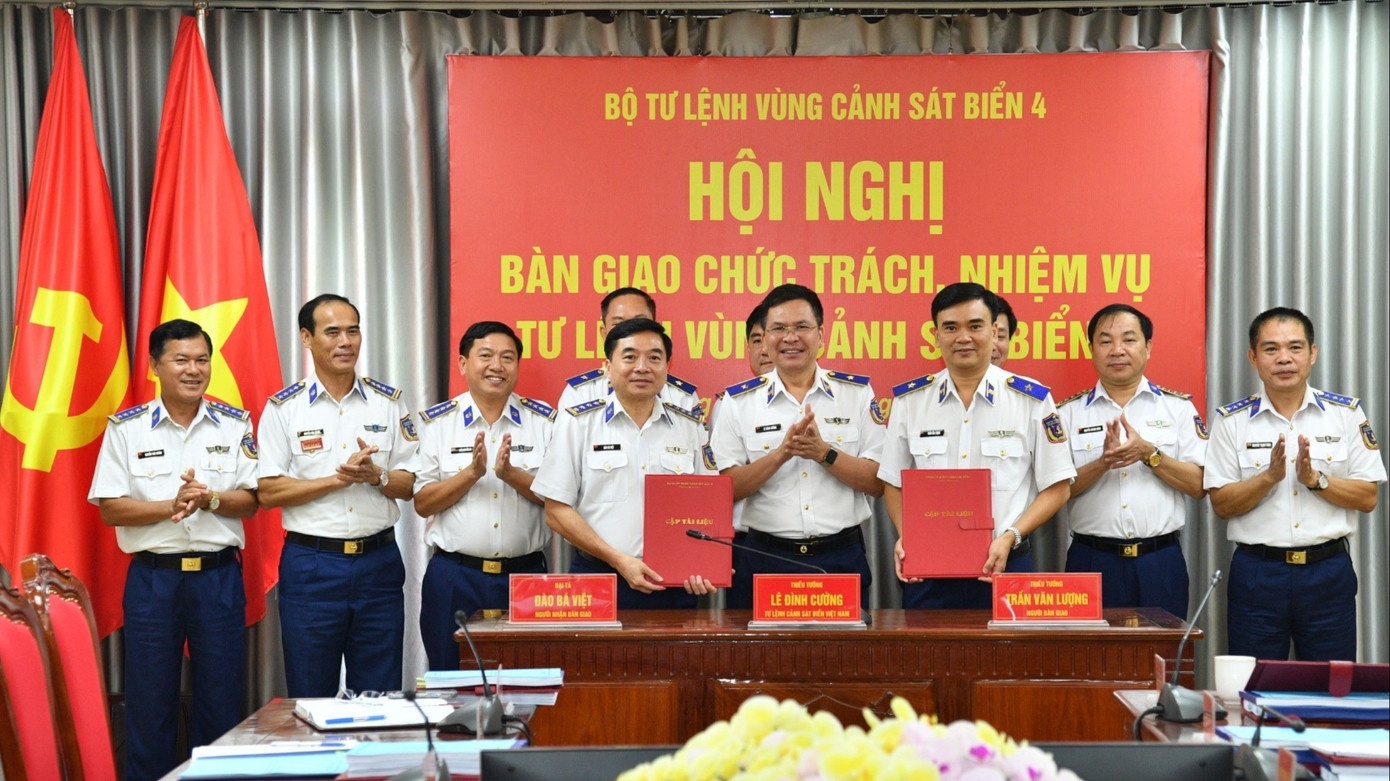 Vung Canh sat bien 4 co tu lenh moi hinh anh