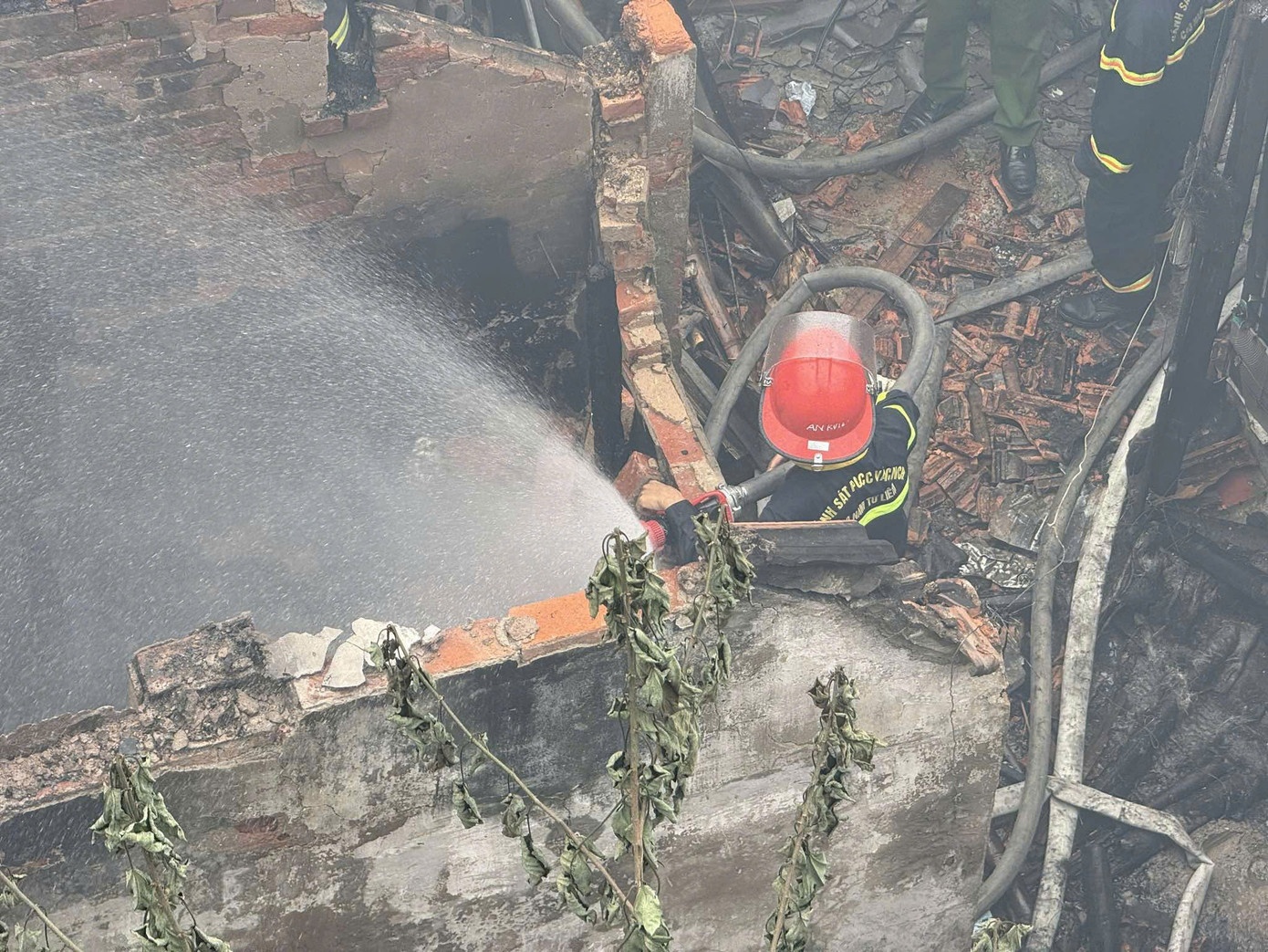 Chay Tay Mo Ha Noi anh 2