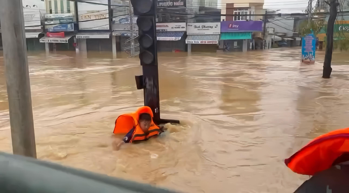 Om cot dien lu lut anh 3