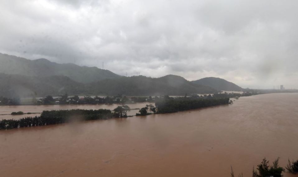 Lat ghe cho 9 nguoi di dam tang, mot nguoi mat tich hinh anh