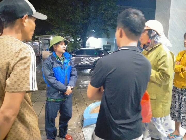 Nguoi phu nu o Da Nang bi dien giat tu vong trong dem mua lu hinh anh