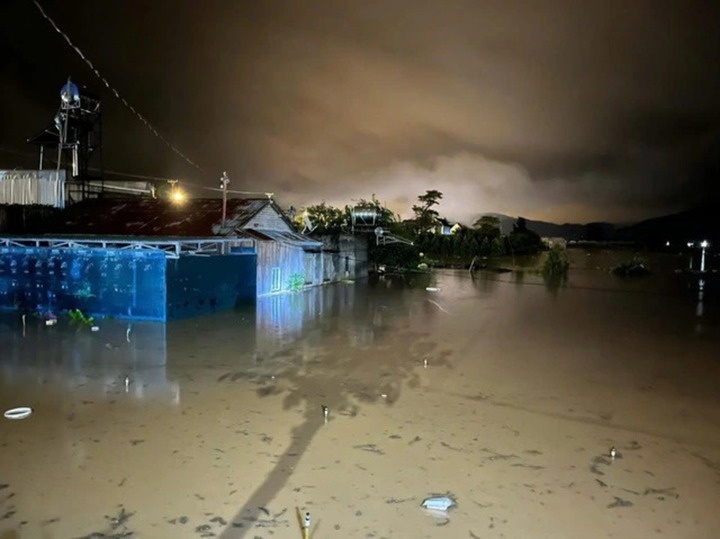 Sat lo Lam Dong anh 2