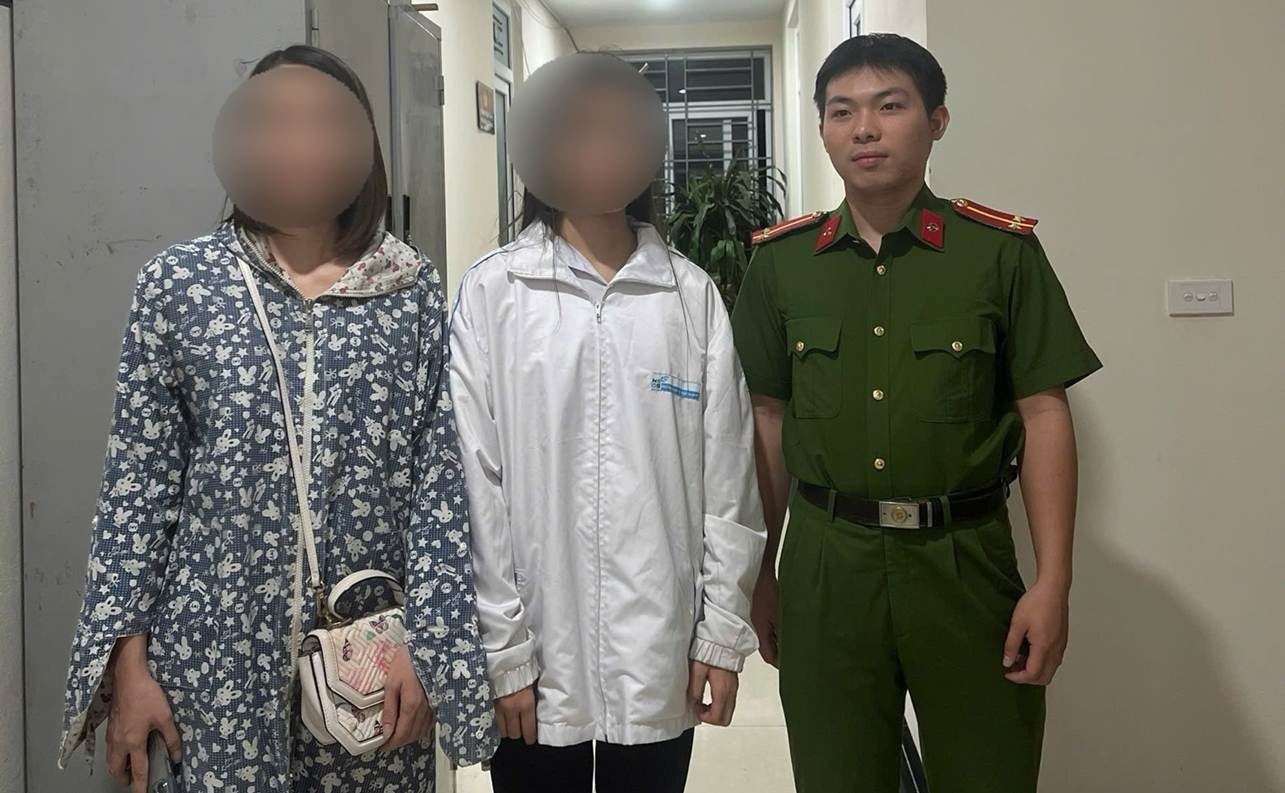 Nu sinh o Ha Noi bo nha di vi gian me hinh anh