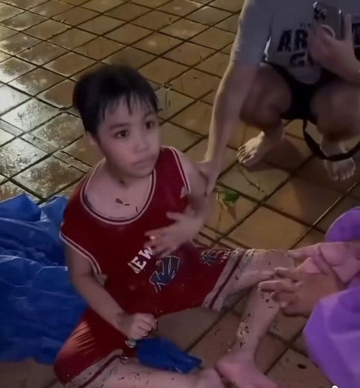 Cuu chau be Cau Rong anh 1