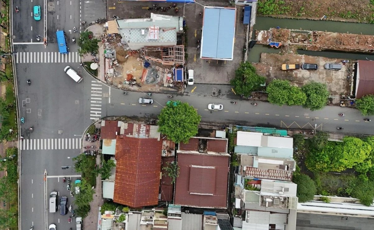 Nguoi dan TP.HCM nhuong dat, mo loi cho du an giao thong khu Nam hinh anh