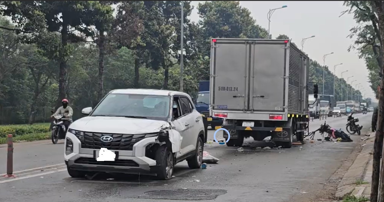 Tai nan lien hoan o TP.HCM, nguoi thu gom rac tu vong hinh anh