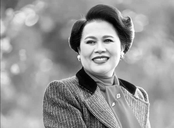 Viet Nam chia buon Thai Lan ve su ra di cua Hoang Thai hau Sirikit hinh anh