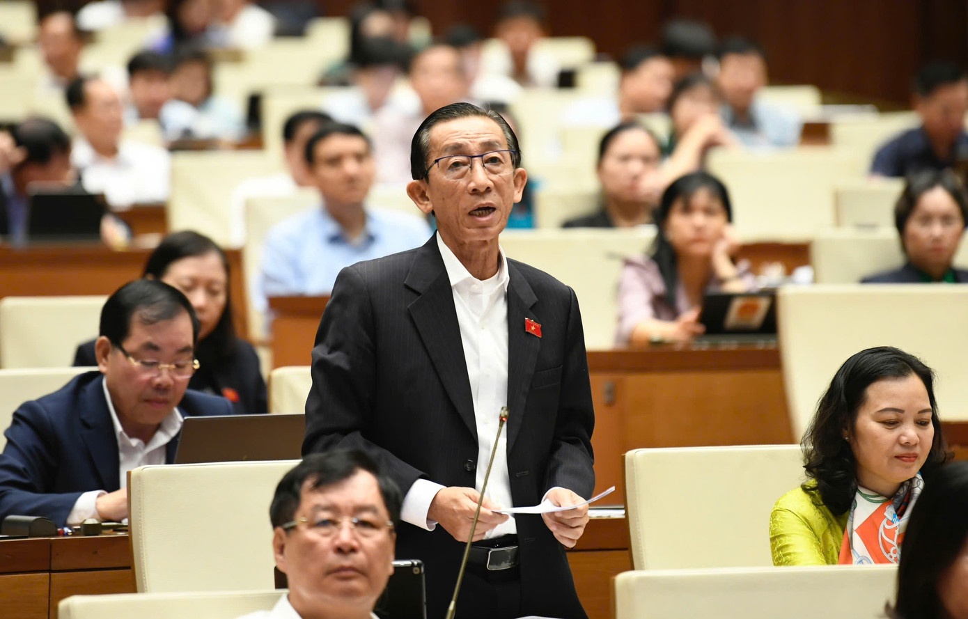 Bao lut kinh hoang, dai bieu de nghi som co goi tai chinh khan cap hinh anh