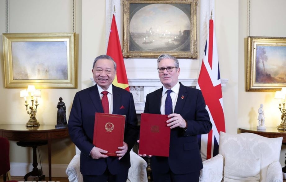 Viet Nam - Anh nang cap quan he len Doi tac Chien luoc toan dien hinh anh