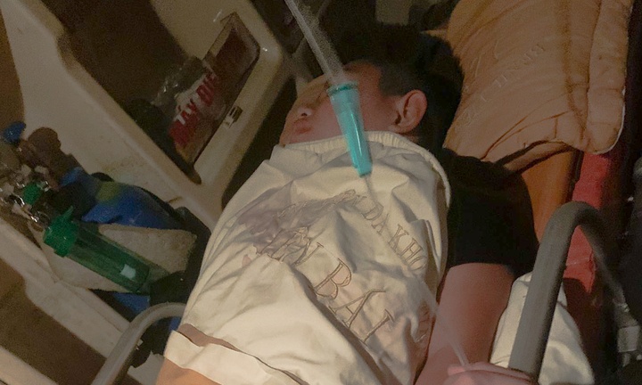 Lao Cai thong tin vu nam sinh bi ban hanh hung roi hat xuong ho hinh anh