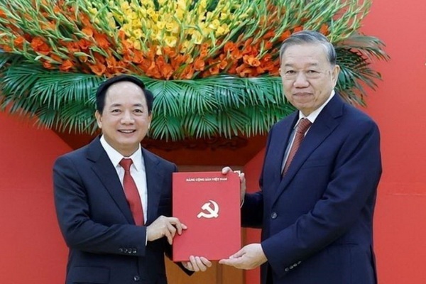 Dai tuong Trinh Van Quyet lam Truong ban Tuyen giao va Dan van TW hinh anh