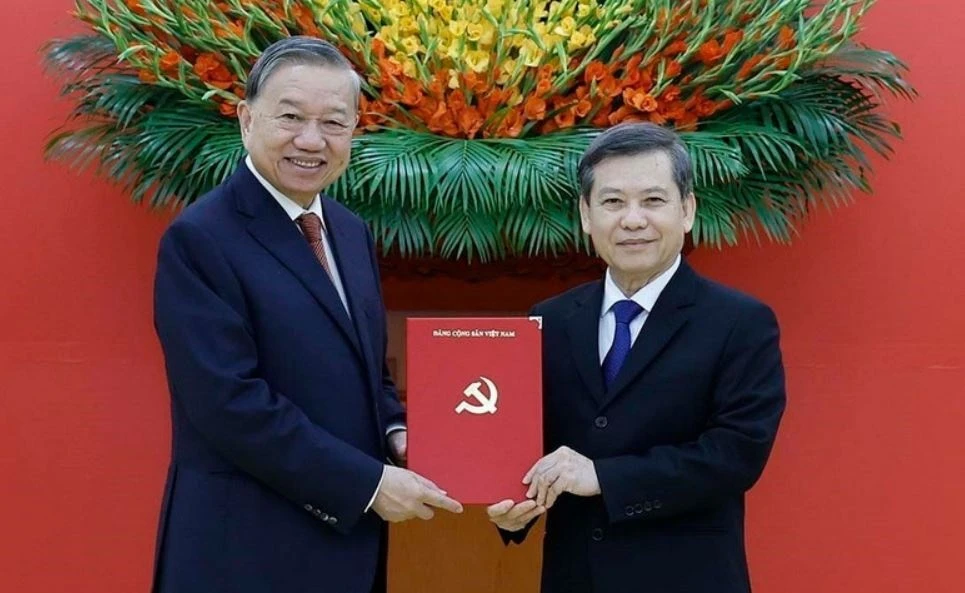 Ong Le Minh Tri giu chuc Pho truong ban Thuong truc Ban Noi chinh TW hinh anh