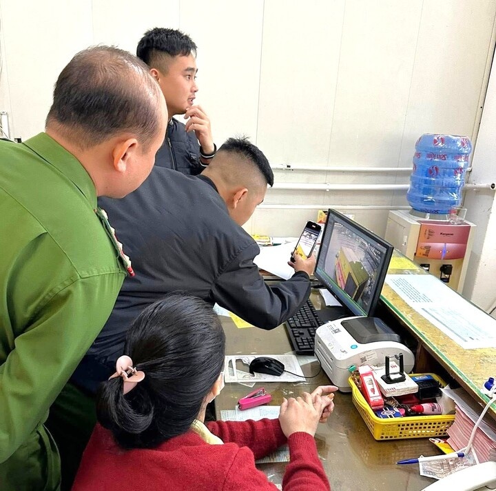 Nu sinh mat tich anh 2