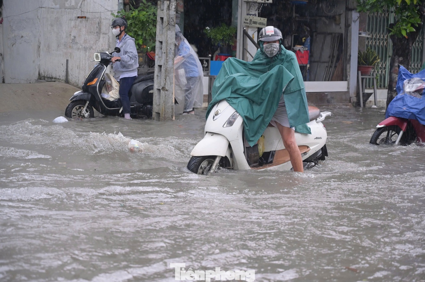 Bao so 13 Bao Kalmaegi anh 2