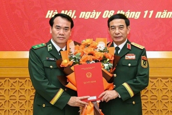 Trao quyet dinh bo nhiem Tu lenh Bo doi Bien phong hinh anh