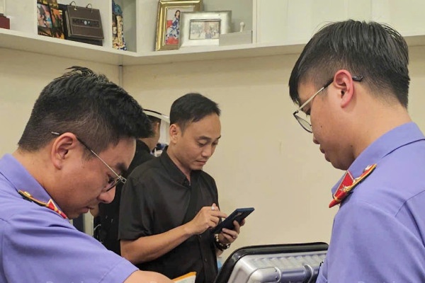 Kham xet noi o, mo khoa ket sat cua dien vien Truong Ngoc Anh hinh anh