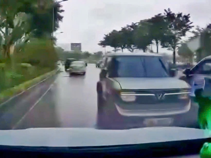 Nu tai xe nguoc chieu anh 1