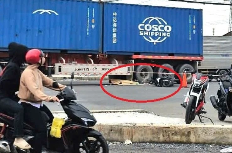 Xe container can nu cong nhan tu vong o TP.HCM hinh anh