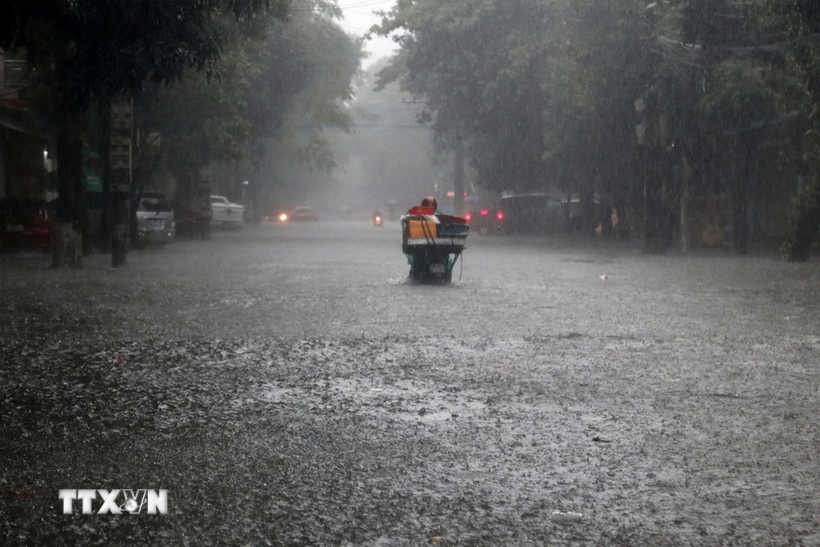 Bao so 13 Bao Kalmaegi anh 1