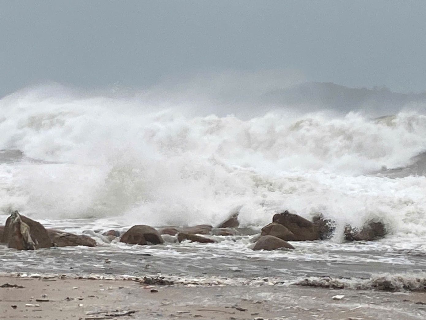 Bao so 13 Bao Kalmaegi anh 2