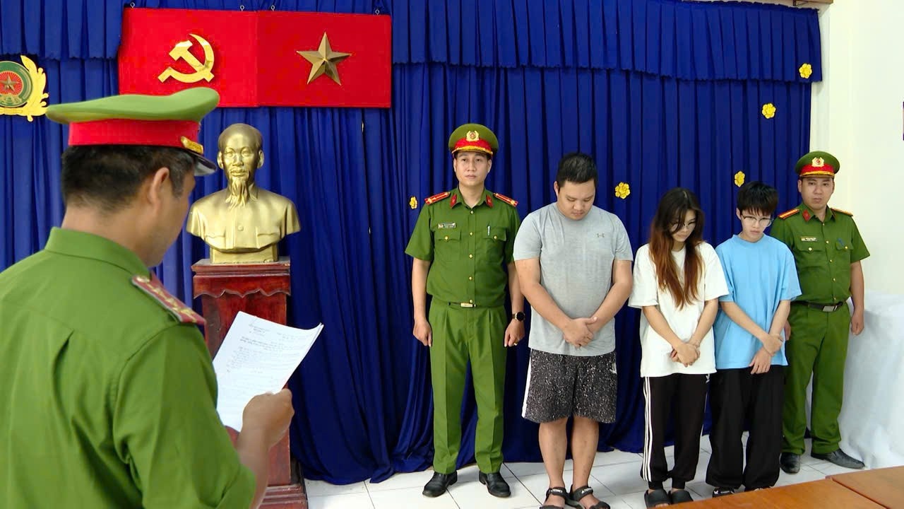 Gai bay ma tuy TP.HCM anh 2