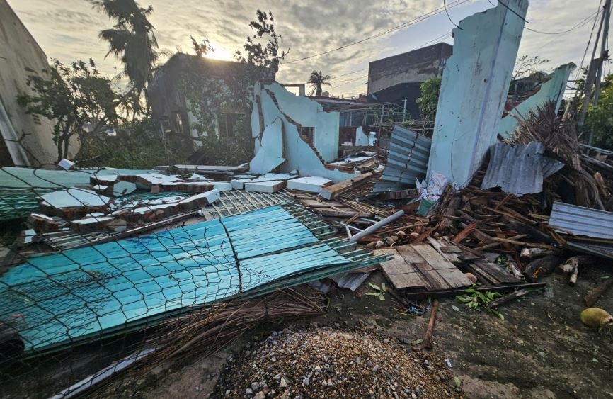 Hon nua trieu ho dan van mat dien sau bao Kalmaegi hinh anh