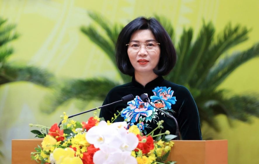 Ba Phung Thi Hong Ha duoc bau giu chuc Chu tich HDND TP. Ha Noi hinh anh