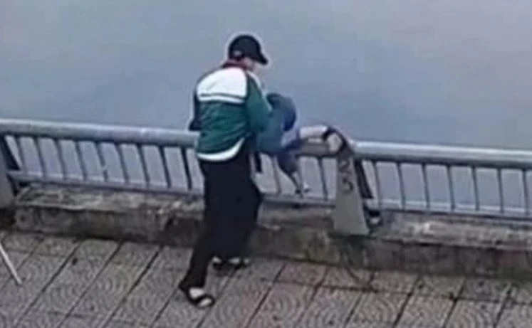 Vi sao mau thuan hoc duong bien thanh an mang? hinh anh