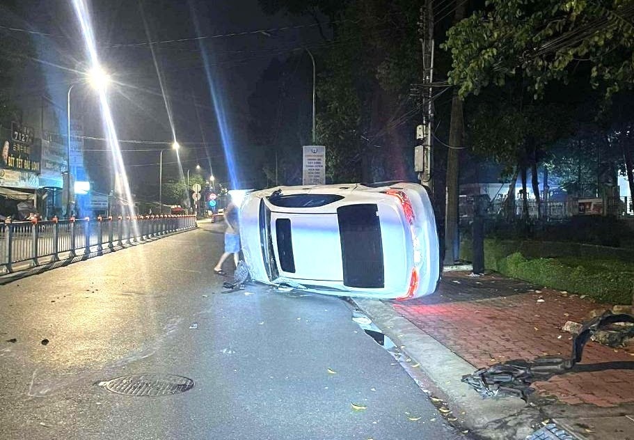 Lat oto TP.HCM anh 2