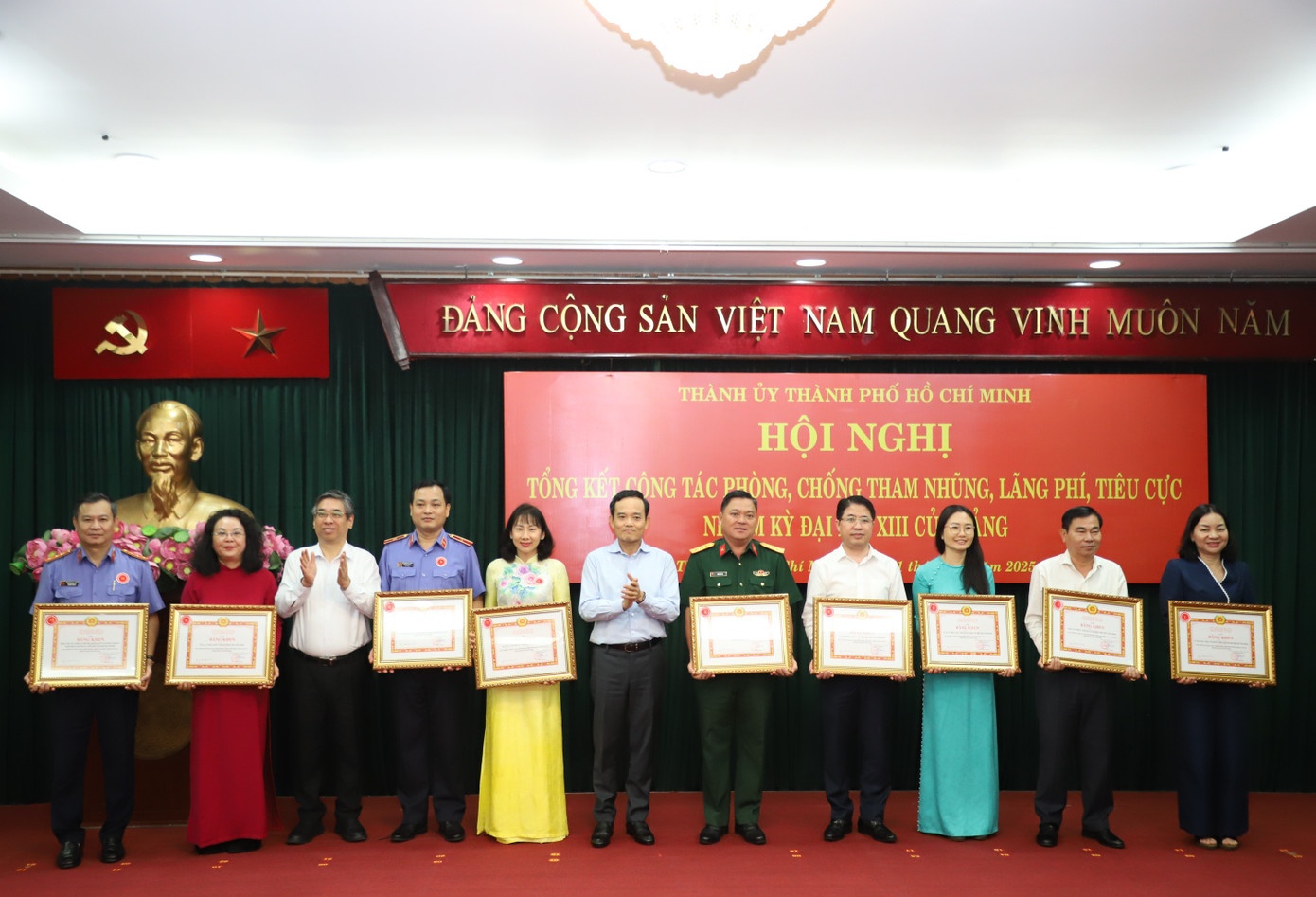 Bi thu TP.HCM Luu Quang anh 2