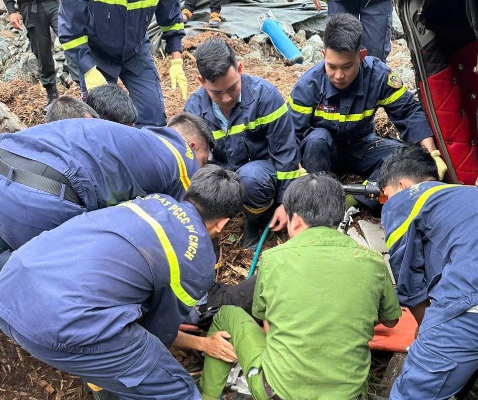 Cabin xe tai nat bet anh 2