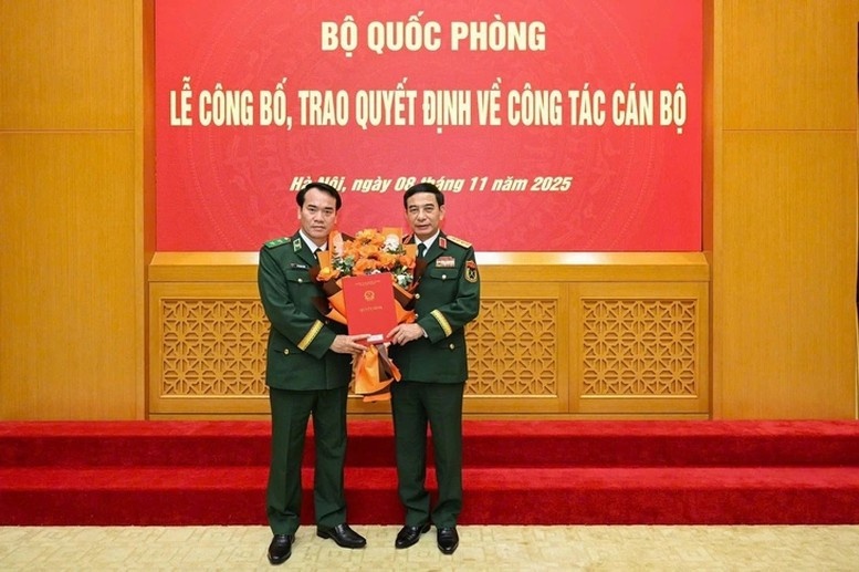 Ong Vu Trung Kien giu chuc Tu lenh Bo doi Bien phong hinh anh