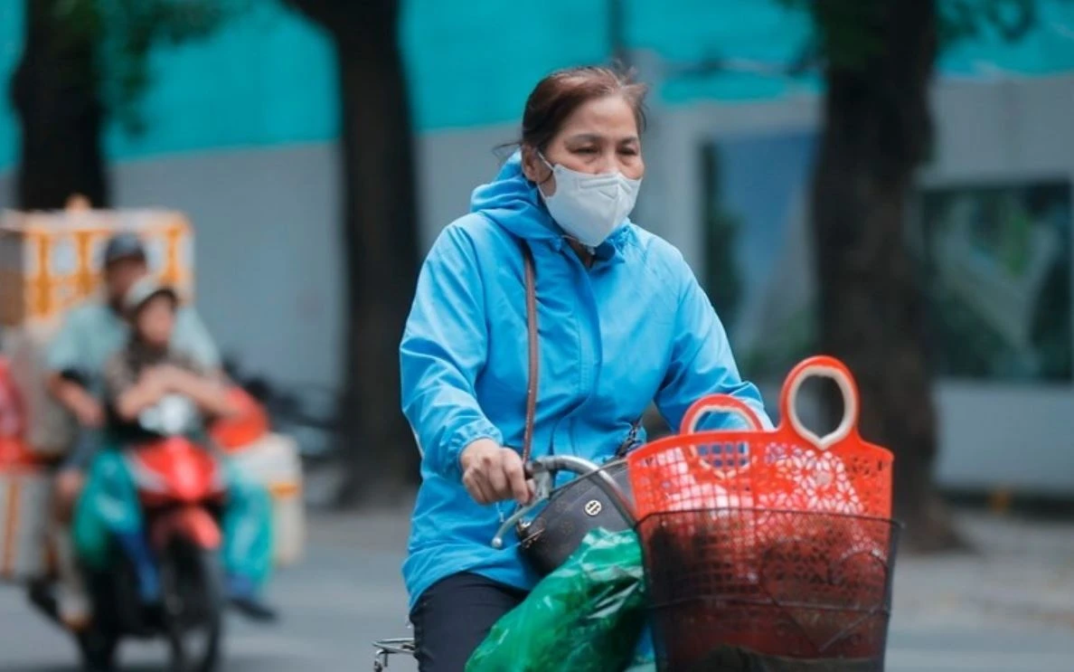 Bao Fung-Wong doi huong, khong khi lanh tang cuong o Bac Bo hinh anh