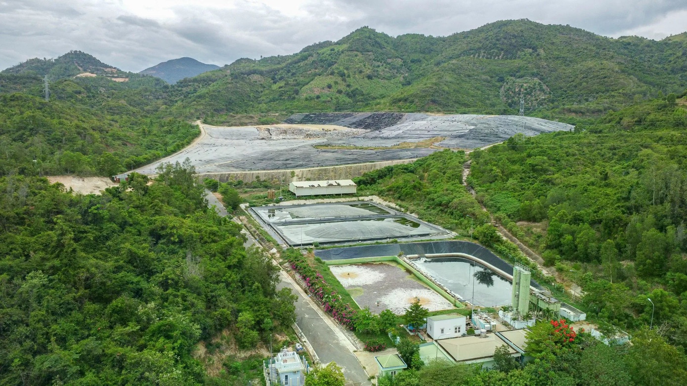 Rac ra bien Nha Trang anh 1