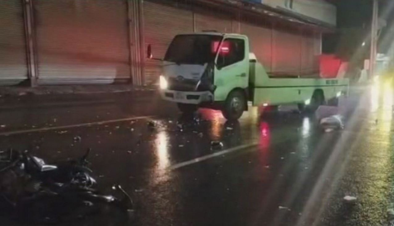 Xe may dam vao xe cuu ho, mot nguoi tu vong o Dong Nai hinh anh