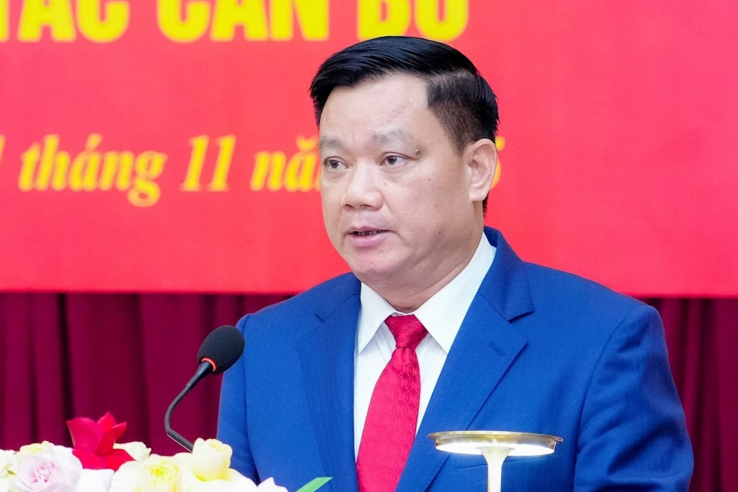 Ong Nguyen Khac Than lam Bi thu Tinh uy Nghe An hinh anh