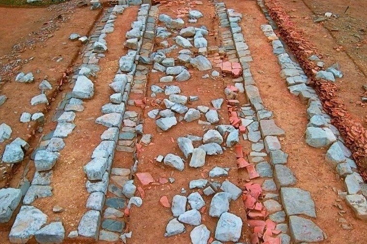 Khai quat, lam ro cau truc Dan te Nam Giao trieu Ho o Thanh Hoa hinh anh