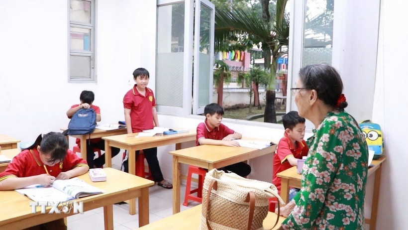 Ba giao ban ve so anh 1