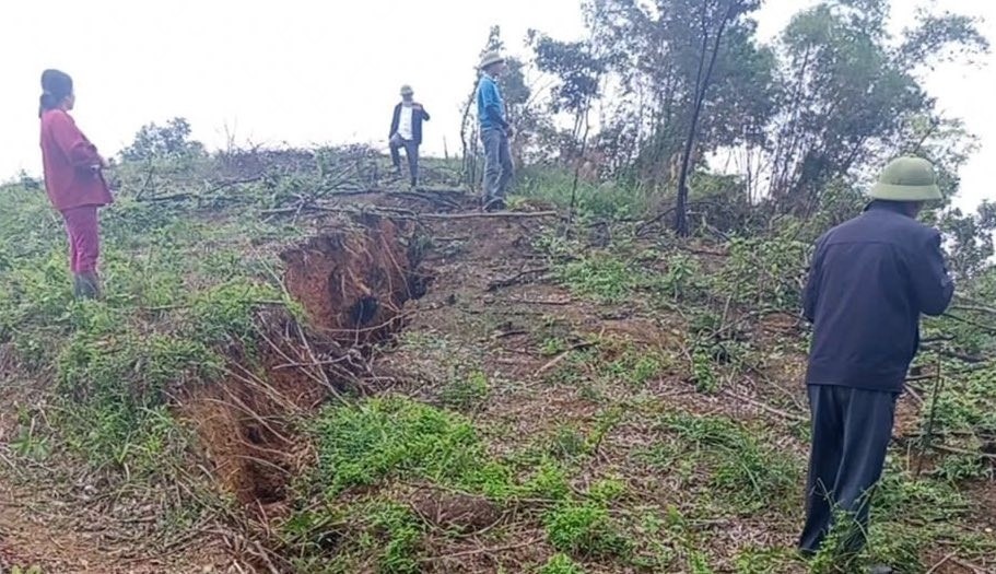 Cam duong, so tan dan khi doi xuat hien vet nut dai hang tram met hinh anh
