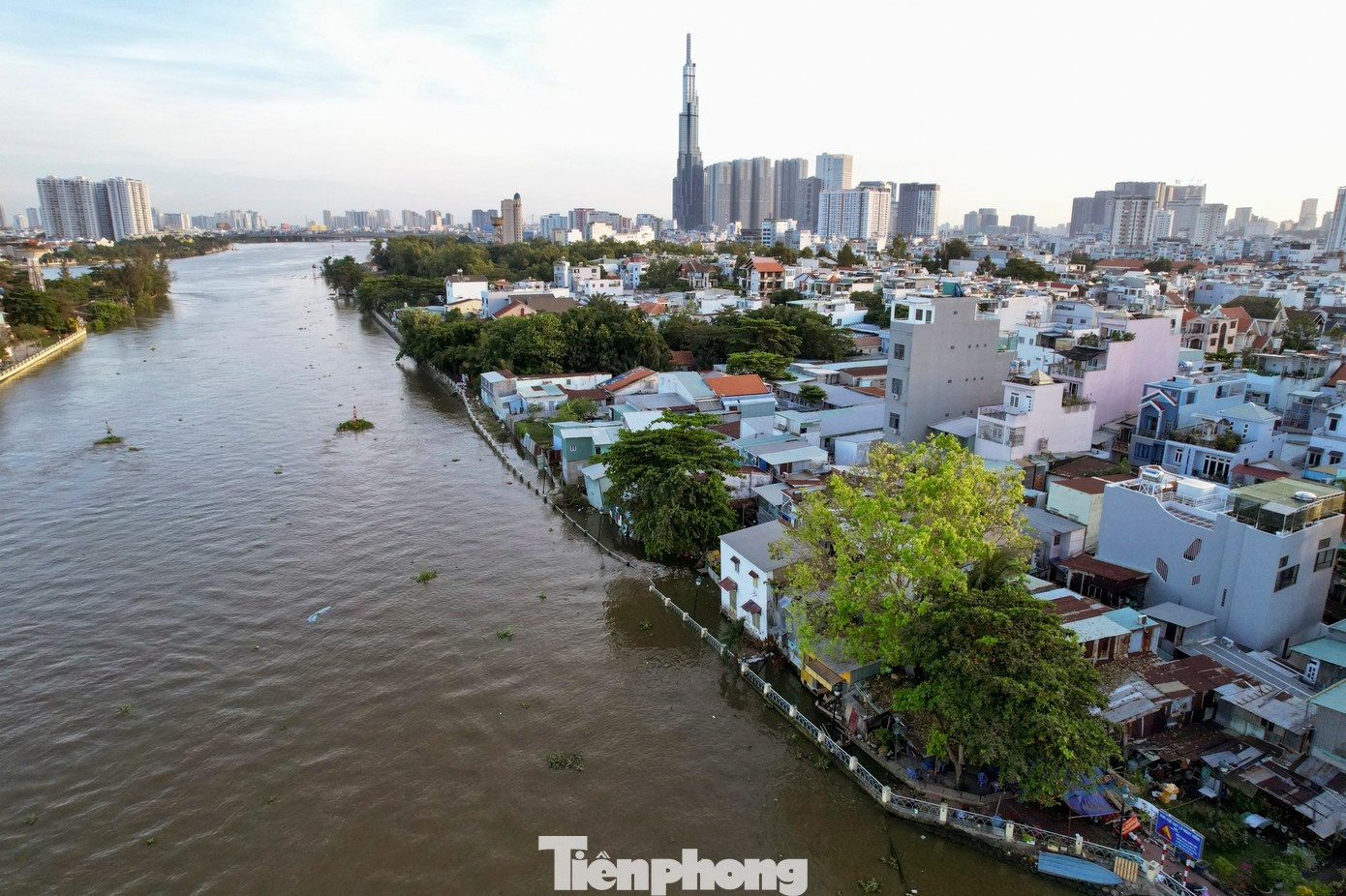 TP.HCM dang chim anh 1