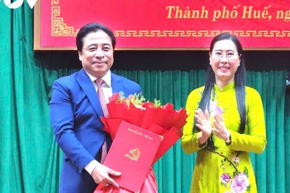 Chu tich tinh Khanh Hoa lam Pho Bi thu Thanh uy Hue hinh anh