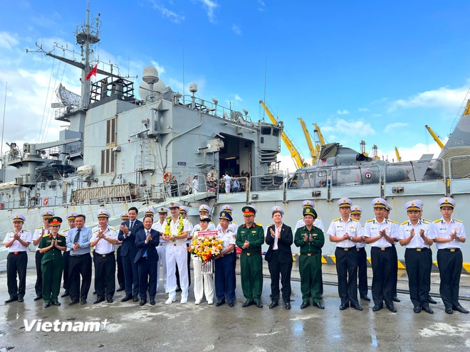 Tau Prairial Hai quan Phap anh 2