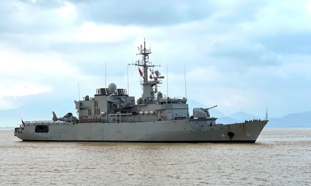 Tau Prairial cua Hai quan Phap tham Da Nang hinh anh