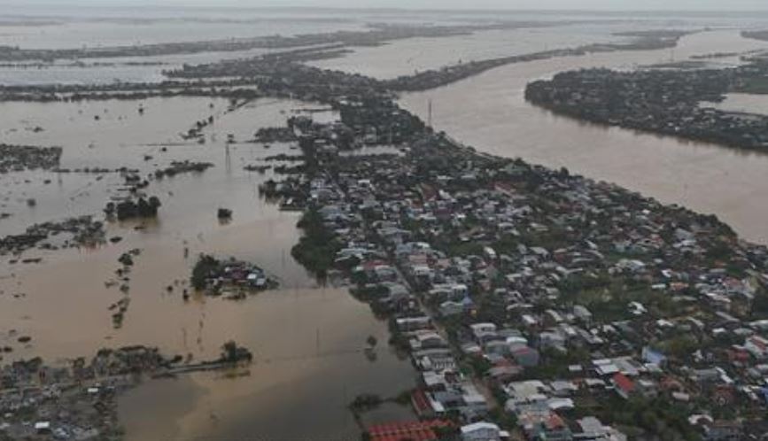 Hon 12.200 ngoi nha tai Hue bi ngap lut hinh anh