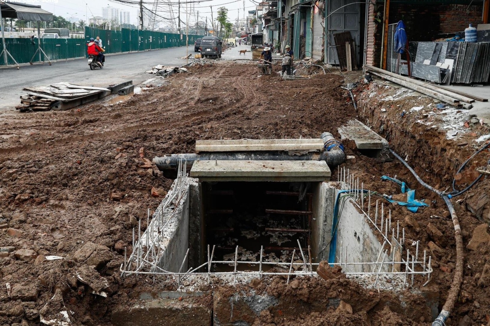 Song kho giua o nhiem ben du an mo rong duong keo dai 10 nam hinh anh