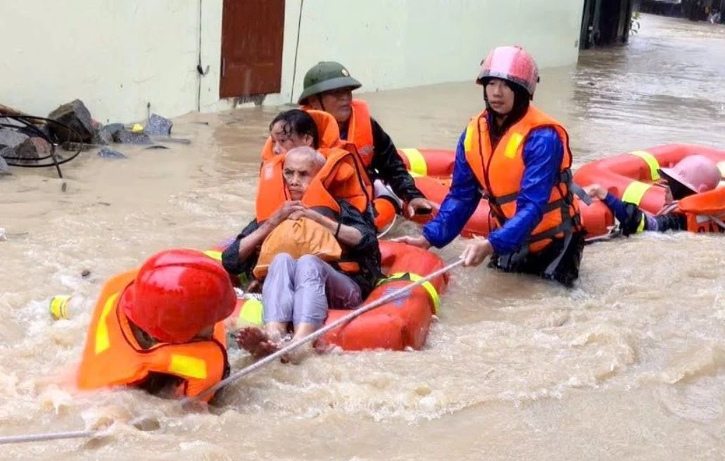 Lu dac biet lon, Gia Lai yeu cau thuy dien dung xa nuoc hinh anh
