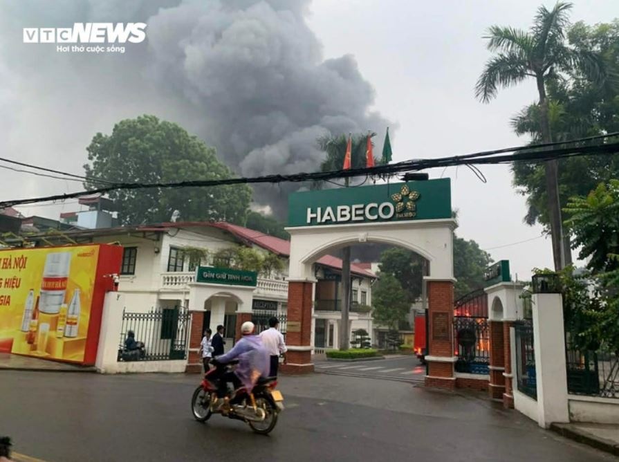 Chay nha may bia Habeco anh 1